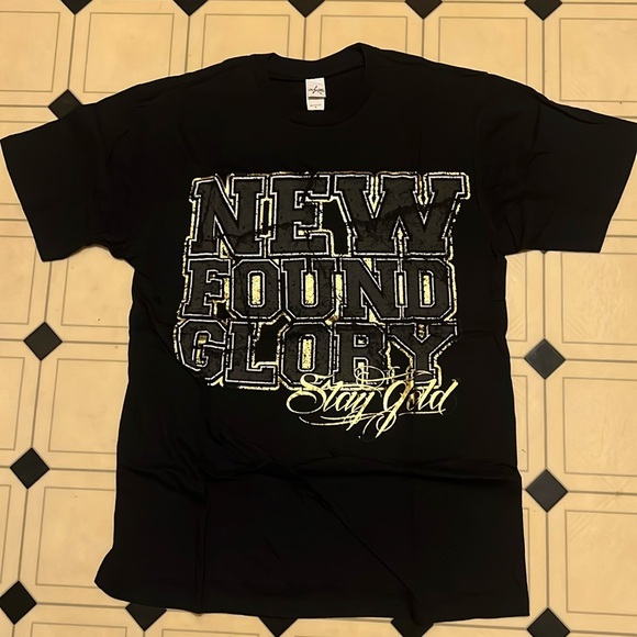 🎼 Bundle of New Found Glory band shirts size Medium EUC - Picture 2 of 3